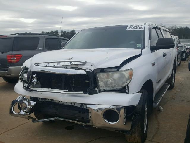 5TFBV54177X014568 - 2007 TOYOTA TUNDRA DOU WHITE photo 2