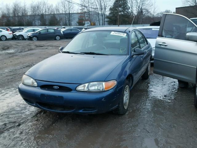 1FAFP10P3WW318621 - 1998 FORD ESCORT LX BLUE photo 2