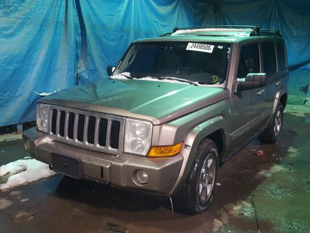 1J8HG58N26C178701 - 2006 JEEP COMMANDER GOLD photo 2