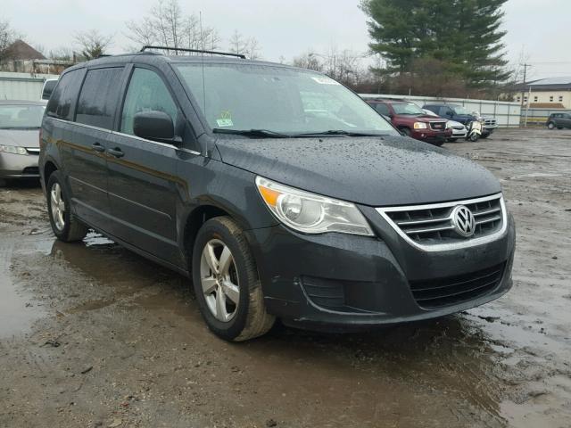 2V4RW3DG7BR718092 - 2011 VOLKSWAGEN ROUTAN SE BLACK photo 1