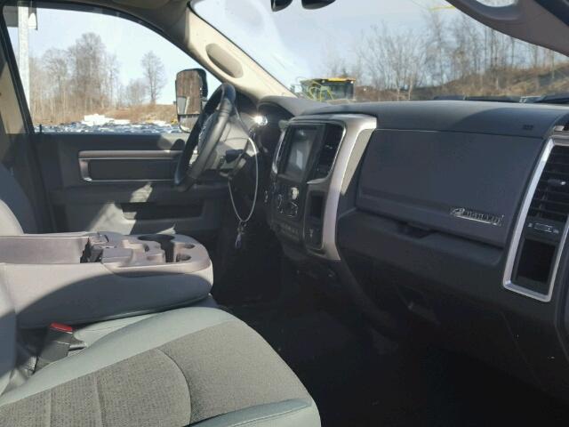 3C63RRHL2HG535187 - 2017 RAM 3500 SLT WHITE photo 5