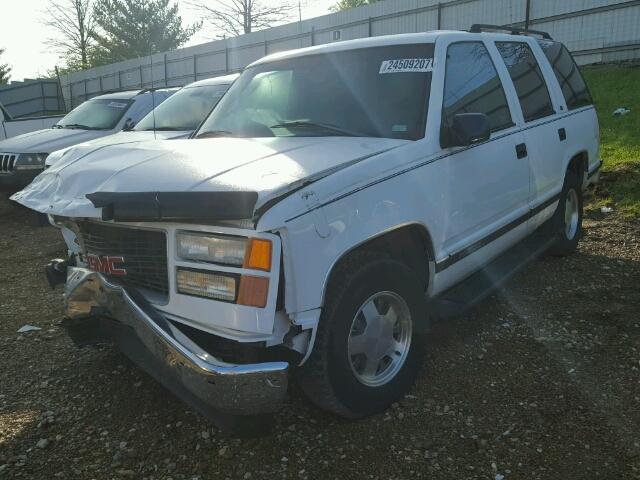 1GKEC13R1WJ733596 - 1998 GMC YUKON WHITE photo 2