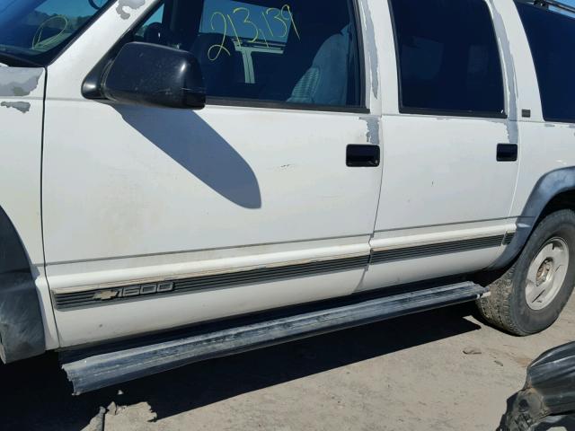 1GNFK16K7RJ390628 - 1994 CHEVROLET SUBURBAN K WHITE photo 10