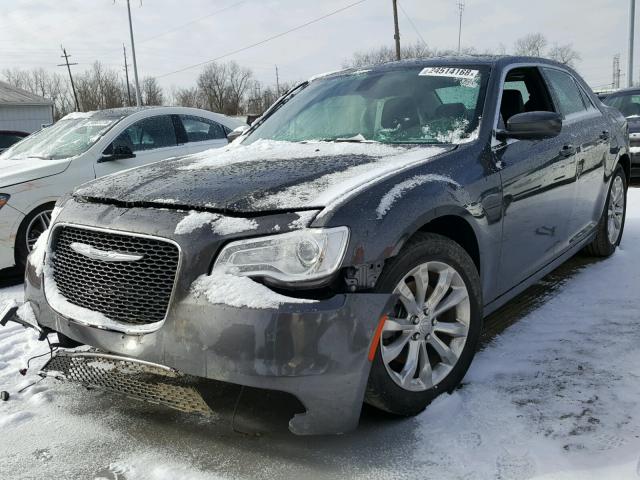 2C3CCARG7GH190853 - 2016 CHRYSLER 300 LIMITE GRAY photo 2