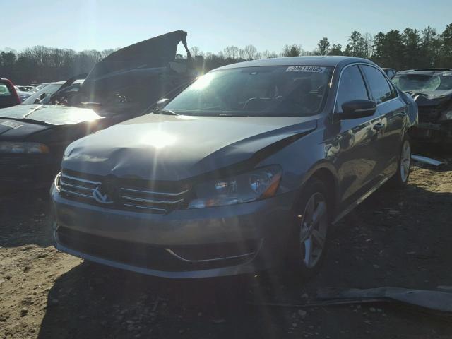 1VWBH7A38DC022848 - 2013 VOLKSWAGEN PASSAT SE GRAY photo 2