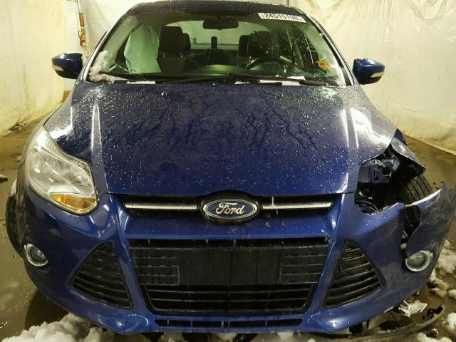 1FAHP3F20CL205304 - 2012 FORD FOCUS SE BLUE photo 9