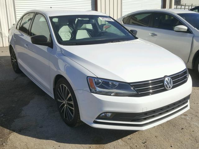 3VWB17AJ0GM370844 - 2016 VOLKSWAGEN JETTA SPOR WHITE photo 1