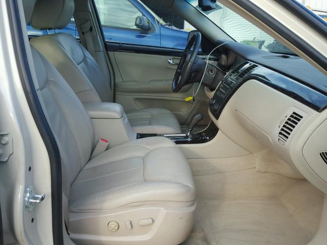 1G6KD5E65BU150000 - 2011 CADILLAC DTS LUXURY CREAM photo 5