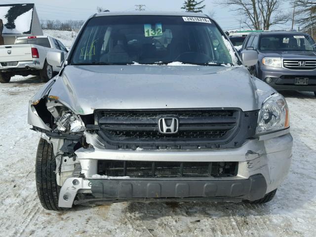 2HKYF18415H512987 - 2005 HONDA PILOT EX SILVER photo 9