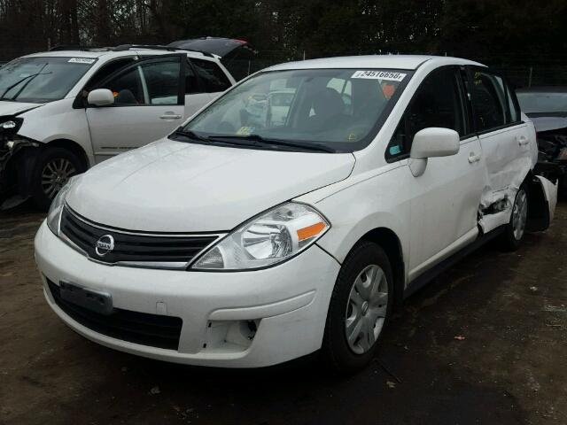 3N1BC1AP2AL449303 - 2010 NISSAN VERSA S WHITE photo 2