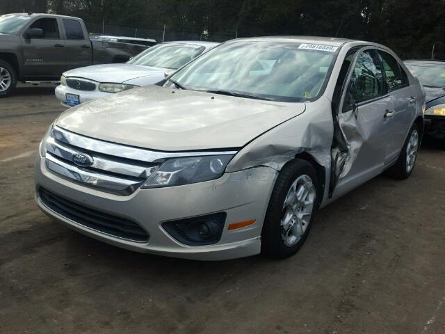 3FAHP0HA2AR125178 - 2010 FORD FUSION SE SILVER photo 2