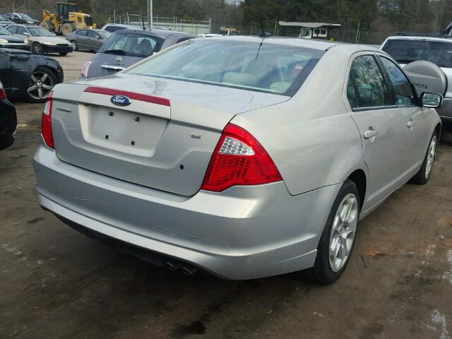 3FAHP0HA2AR125178 - 2010 FORD FUSION SE SILVER photo 4