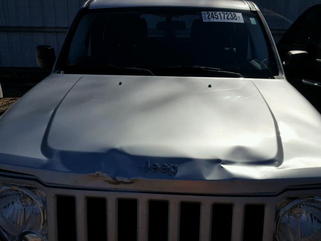 1C4PJMAKXCW142909 - 2012 JEEP LIBERTY SP SILVER photo 7