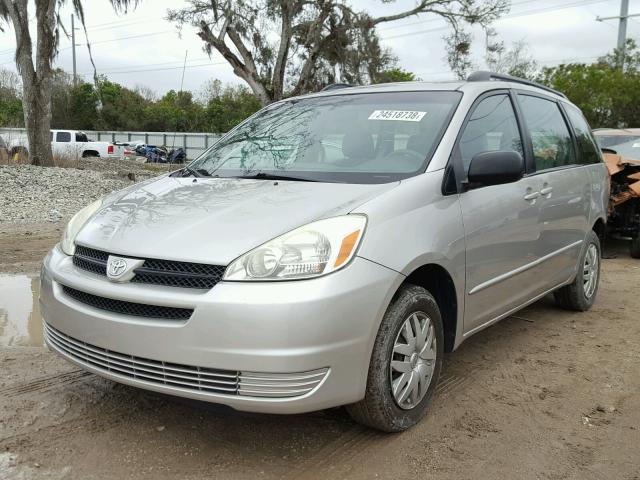 5TDZA23C75S377452 - 2005 TOYOTA SIENNA CE SILVER photo 2