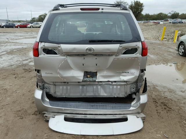 5TDZA23C75S377452 - 2005 TOYOTA SIENNA CE SILVER photo 9