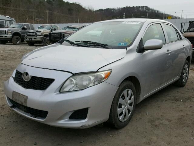 1NXBU4EE3AZ318712 - 2010 TOYOTA COROLLA BA SILVER photo 2