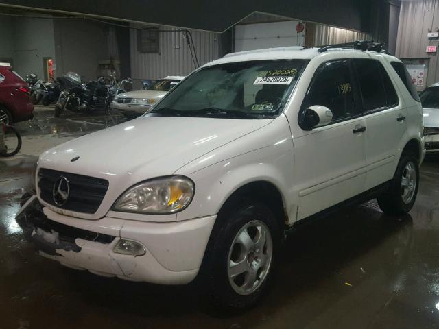 4JGAB54E12A354149 - 2002 MERCEDES-BENZ ML 320 WHITE photo 2