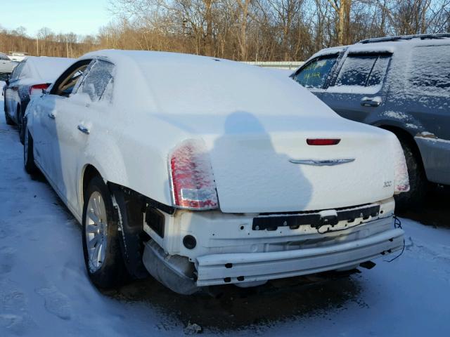 2C3CCAAG9DH508527 - 2013 CHRYSLER 300 WHITE photo 3