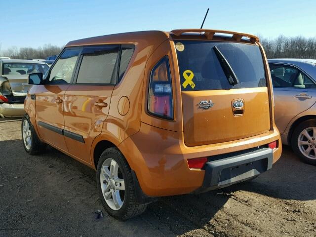 KNDJT2A21B7257511 - 2011 KIA SOUL + ORANGE photo 3