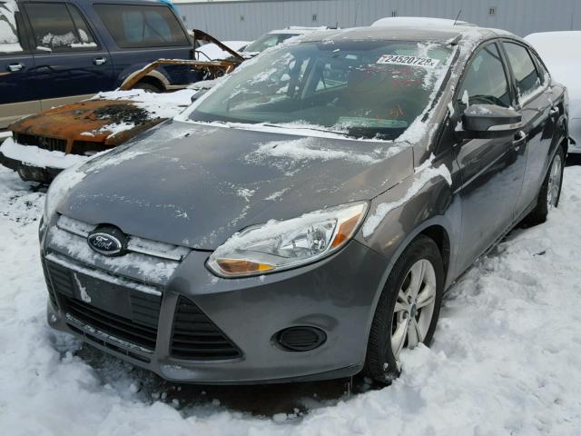 1FADP3F26EL181463 - 2014 FORD FOCUS SE GRAY photo 2