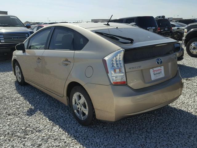 JTDKN3DU9B0271571 - 2011 TOYOTA PRIUS GOLD photo 3