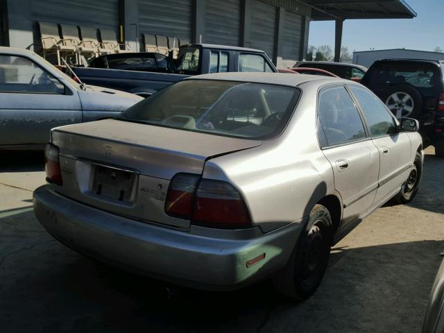 1HGCD5639TA222083 - 1996 HONDA ACCORD LX SILVER photo 4