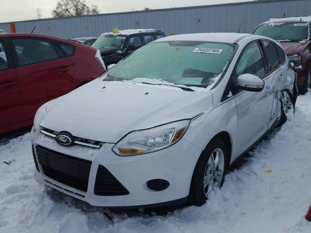 1FADP3K22DL375248 - 2013 FORD FOCUS SE WHITE photo 2