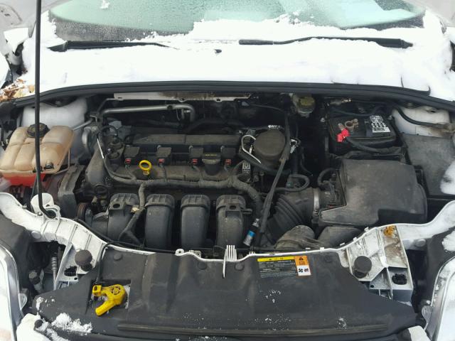 1FADP3K22DL375248 - 2013 FORD FOCUS SE WHITE photo 7