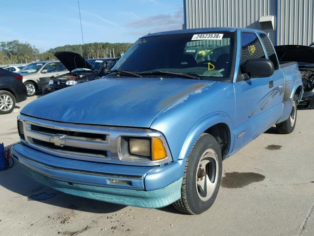 1GCCS19X0V8150647 - 1997 CHEVROLET S TRUCK S1 BLUE photo 2