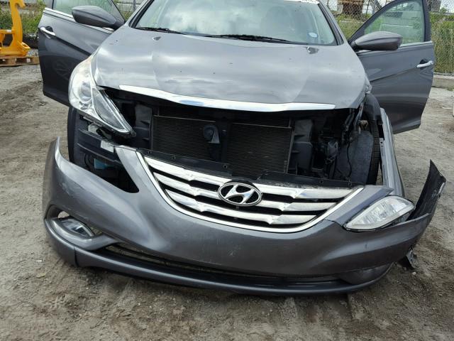 5NPEC4AC9CH388768 - 2012 HYUNDAI SONATA SE GRAY photo 7