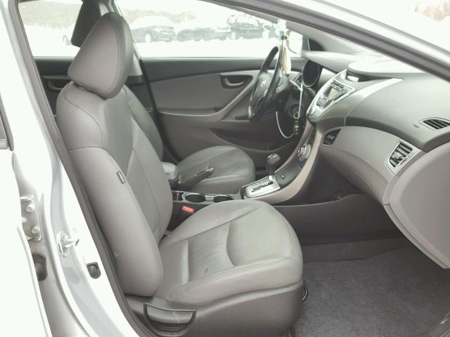 5NPDH4AE9CH150370 - 2012 HYUNDAI ELANTRA GL SILVER photo 5