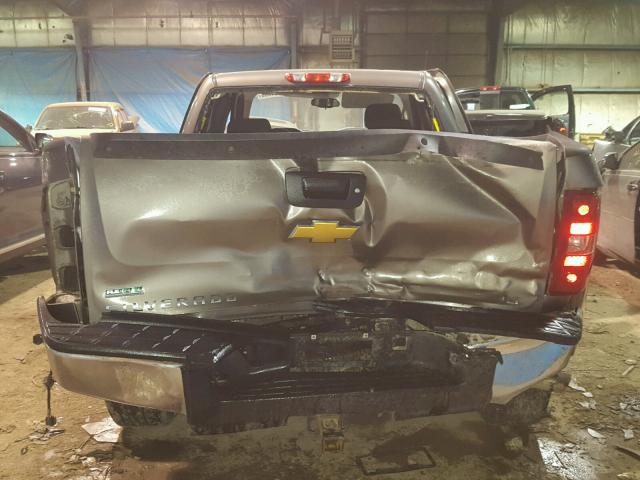 1GCRKSE72CZ268602 - 2012 CHEVROLET SILVERADO SILVER photo 10