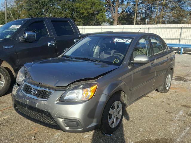 KNADH4A31B6869942 - 2011 KIA RIO BASE GRAY photo 2