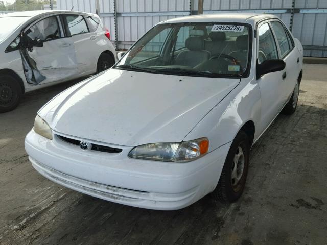 1NXBR12E3WZ052667 - 1998 TOYOTA COROLLA VE WHITE photo 2