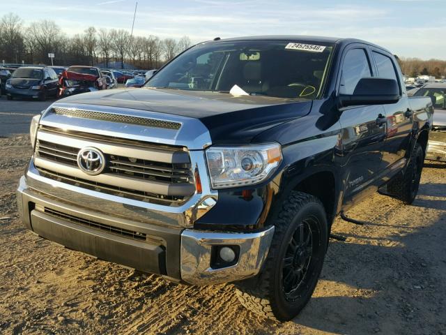 5TFEM5F16FX090245 - 2015 TOYOTA TUNDRA CRE BLACK photo 2