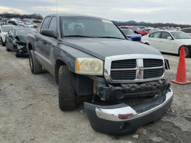 1D7HW48N65S310146 - 2005 DODGE DAKOTA QUA GRAY photo 1