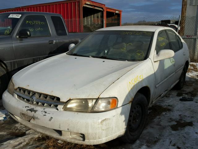 1N4DL01DXWC190140 - 1998 NISSAN ALTIMA XE WHITE photo 2