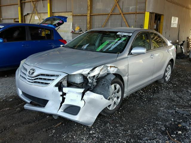 4T1BF3EKXBU678085 - 2011 TOYOTA CAMRY BASE SILVER photo 2