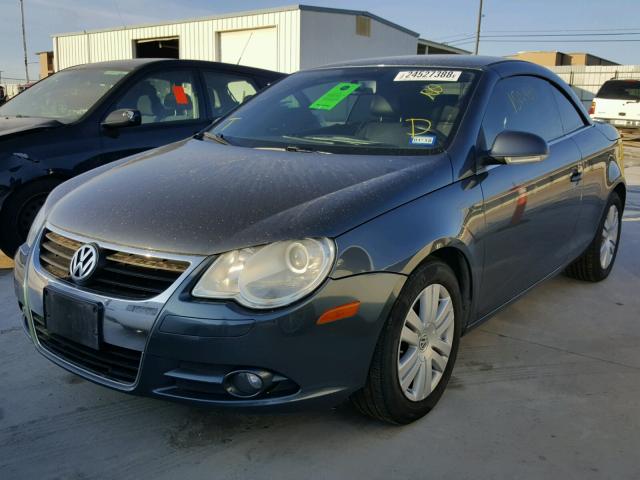 WVWBA71F58V034161 - 2008 VOLKSWAGEN EOS TURBO GRAY photo 2