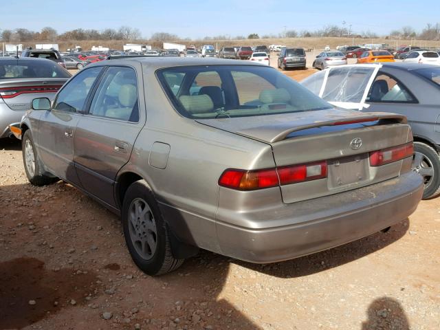 JT2BF28K0X0208732 - 1999 TOYOTA CAMRY LE BROWN photo 3