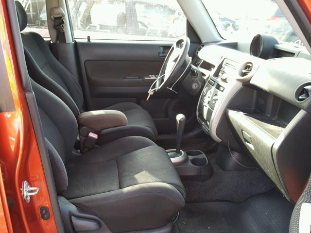 JTLKT324940167436 - 2004 TOYOTA SCION XB ORANGE photo 5