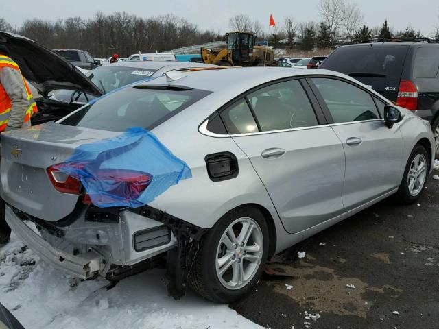 1G1BE5SM9J7119156 - 2018 CHEVROLET CRUZE LT GRAY photo 4