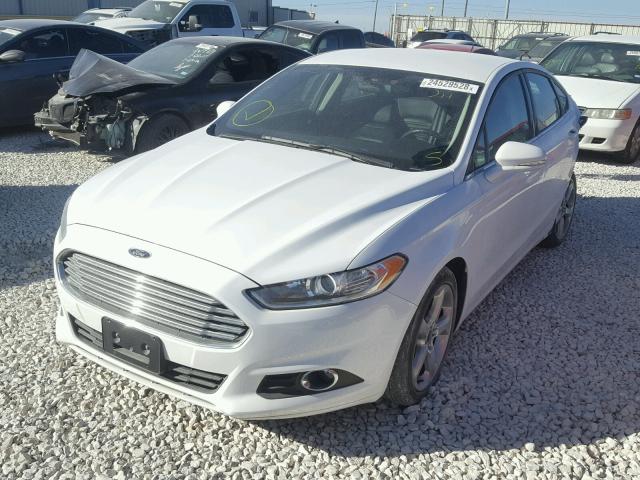 3FA6P0H91FR283922 - 2015 FORD FUSION SE WHITE photo 2