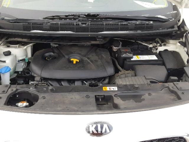 KNAHU8A36E7015113 - 2014 KIA RONDO WHITE photo 7