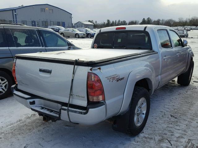 5TEMU52N88Z506392 - 2008 TOYOTA TACOMA DOU SILVER photo 4