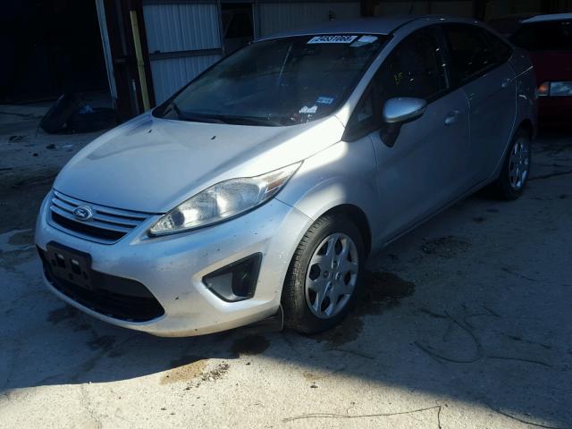 3FADP4BJ8DM158816 - 2013 FORD FIESTA SE SILVER photo 2