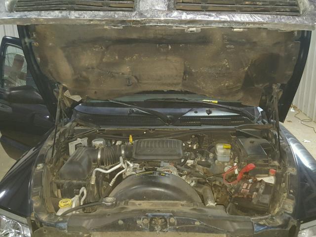 1D7HE28K56S523491 - 2006 DODGE DAKOTA QUA BLUE photo 7