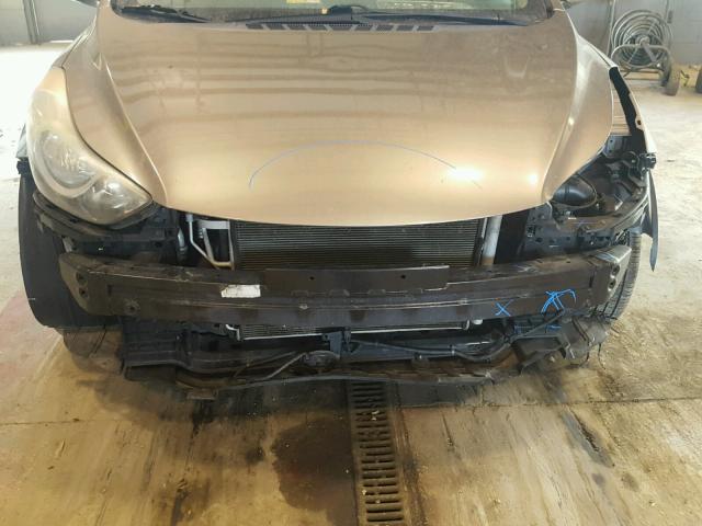 5NPDH4AE0BH025062 - 2011 HYUNDAI ELANTRA GL BROWN photo 9