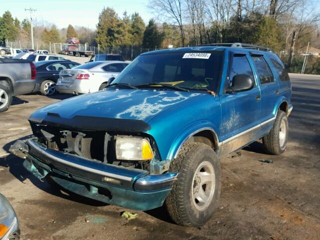 1GNDT13W9SK143879 - 1995 CHEVROLET BLAZER GREEN photo 2