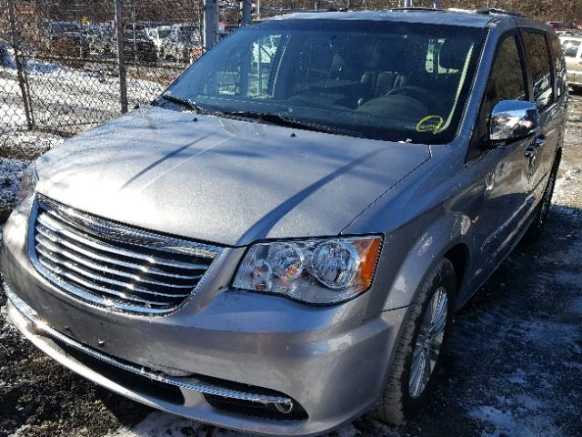 2C4RC1CG6GR247147 - 2016 CHRYSLER TOWN & COU SILVER photo 2